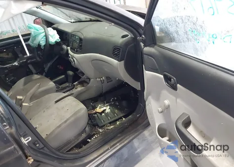 2010 Hyundai Accent Gls z USA, uszkodzony, nr VIN KMHCN4AC1AU467738